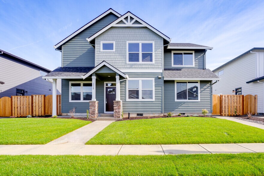 Primary Photo Of 2924 NW 16th St, Battle Ground Apartments For Sale