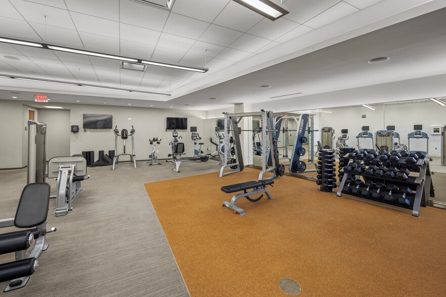 More Photos Of 7940 Jones Branch Dr, McLean Office For Lease