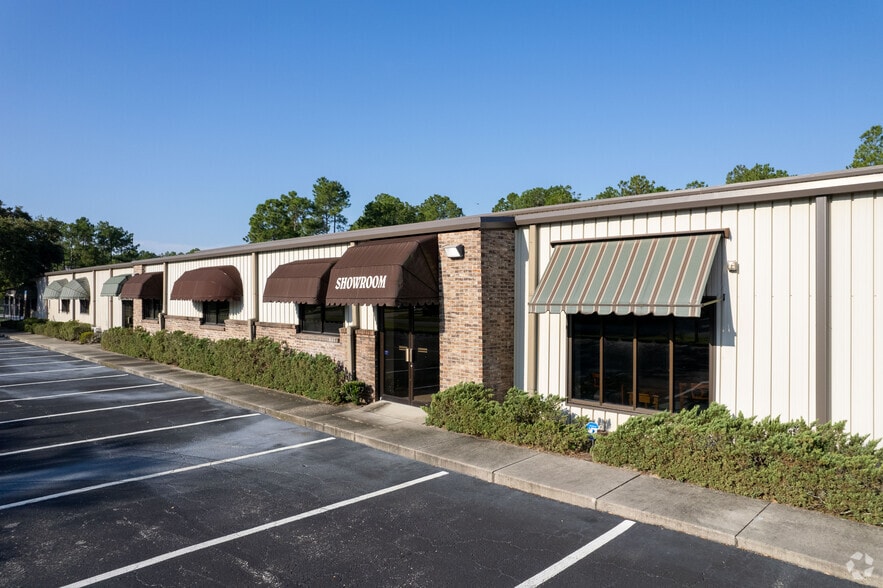 More Photos Of 11320 Distribution Ave E, Jacksonville Manufacturing For Lease