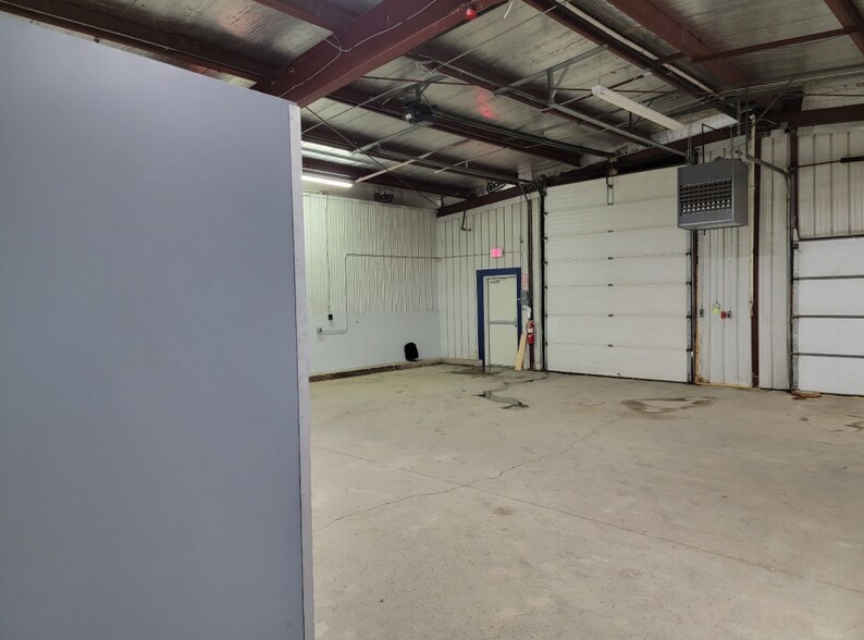 More Photos Of 2486-2498 State Route 12B, Hamilton Warehouse For Lease