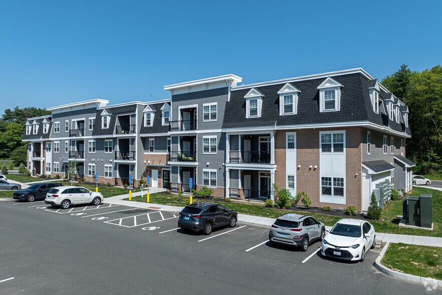 Primary Photo Of 280 Salmon Brook St, Granby Apartments For Sale