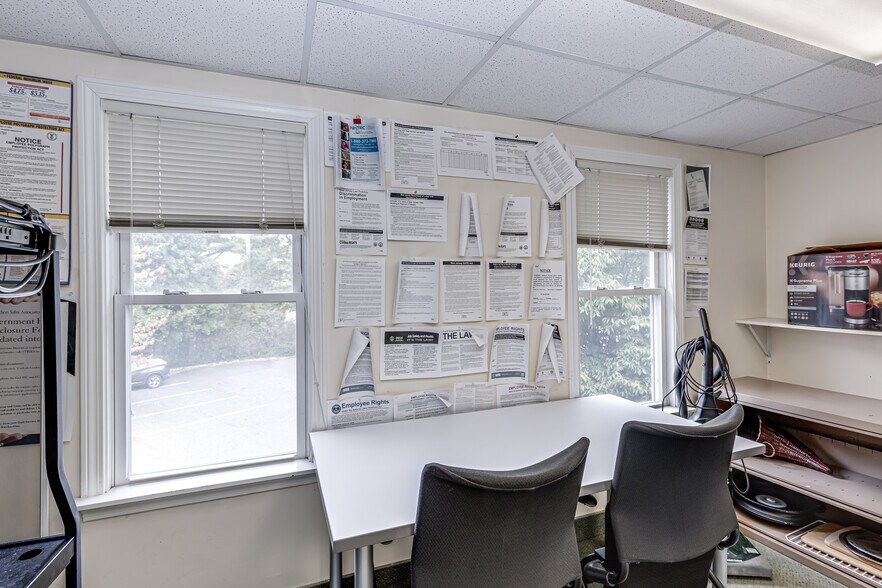 More Photos Of 221 S Main St, Flemington Office For Sale