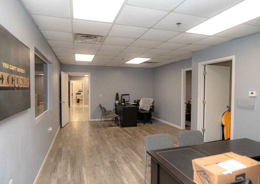 More Photos Of 1514 Shiloh Ave, Bryan Warehouse For Lease