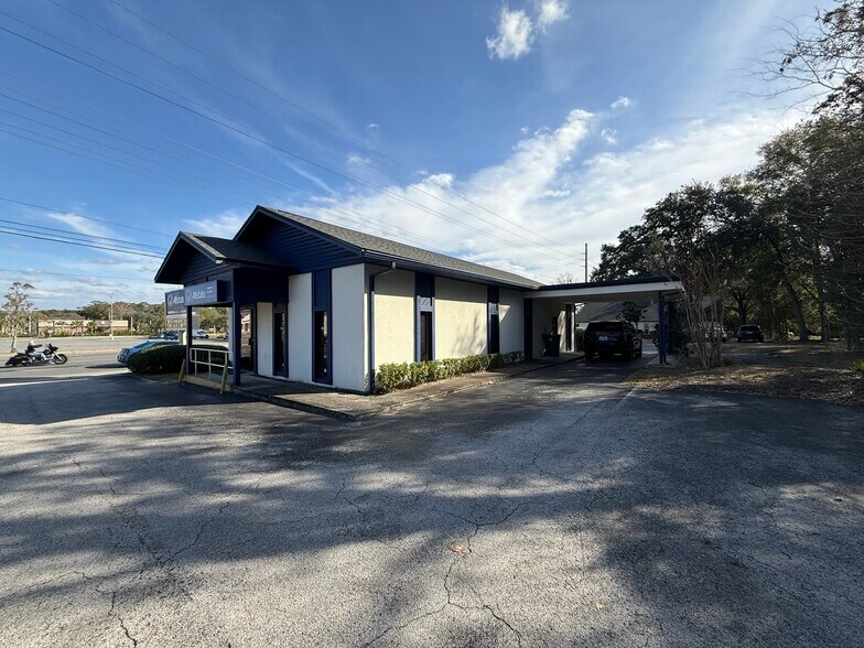 More Photos Of 1212 NE 36th Ave, Ocala Freestanding For Lease