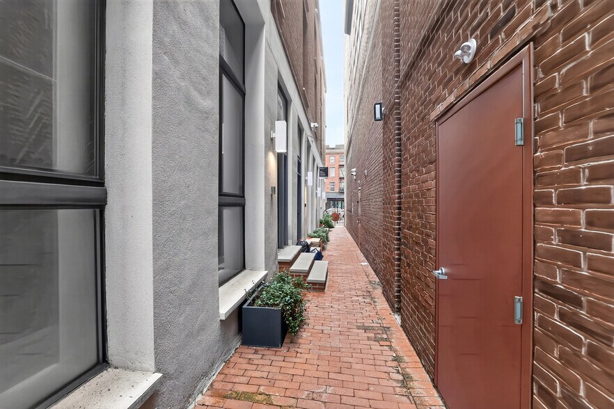More Photos Of 219-221 Market St, Philadelphia Storefront Retail Residential For Sale