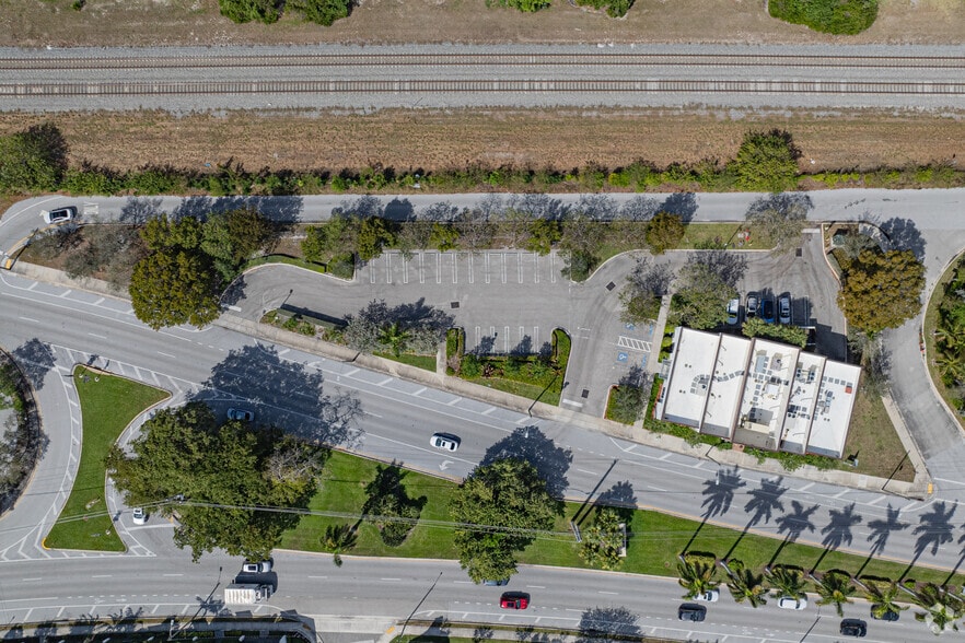 More Photos Of 1010 N Federal Hwy, Delray Beach General Retail For Sale