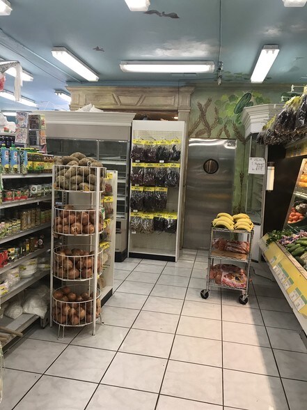 More Photos Of 17941 Grand Ave, Lake Elsinore Convenience Store For Lease