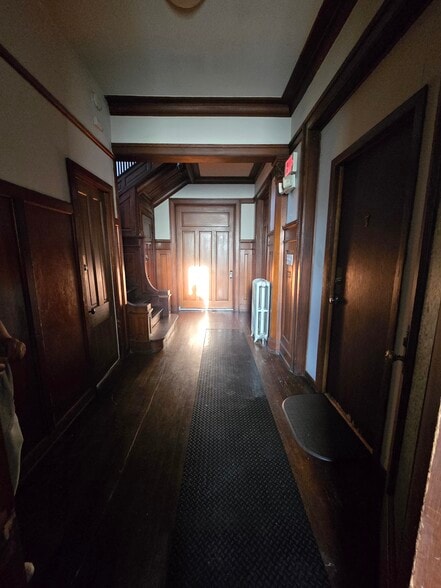 More Photos Of 924 S 19th St, Milwaukee Apartments For Sale