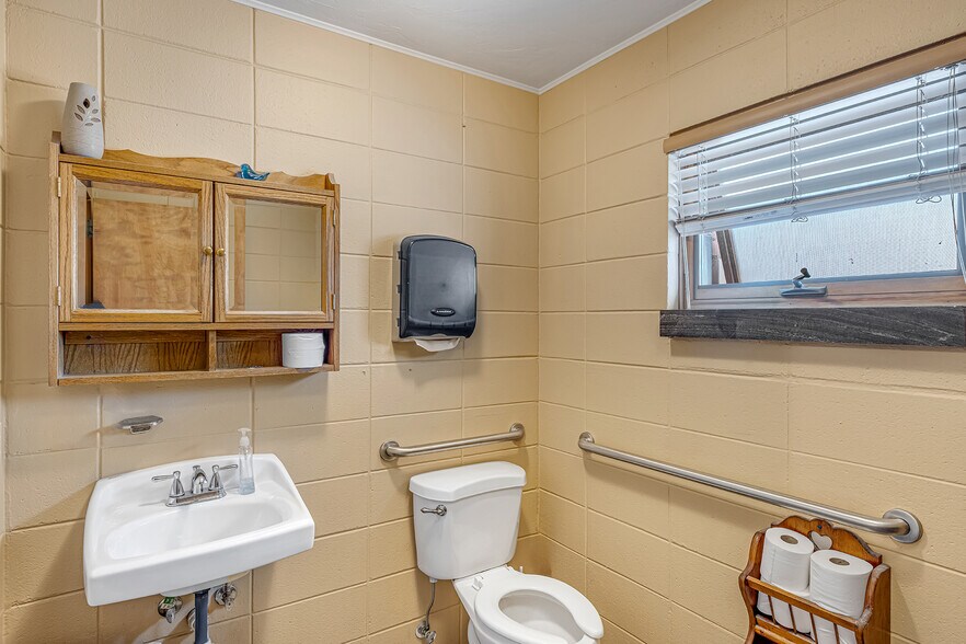 More Photos Of 389 Roberts Ct, Grand Junction Service For Sale