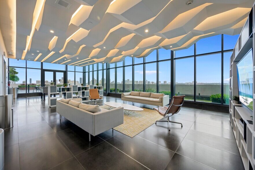 More Photos Of 19790 W Dixie Hwy, Aventura Office For Lease