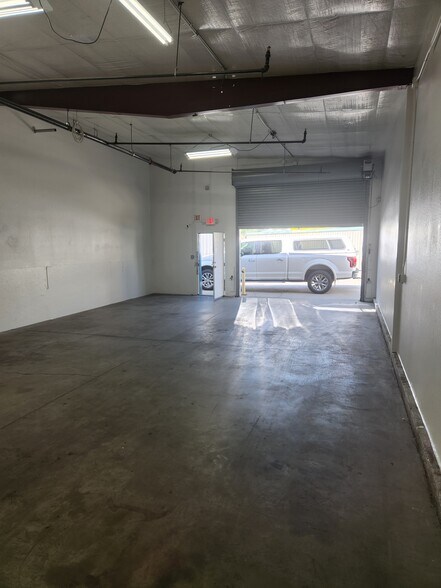 More Photos Of 11811 Upham St, Broomfield Warehouse For Lease
