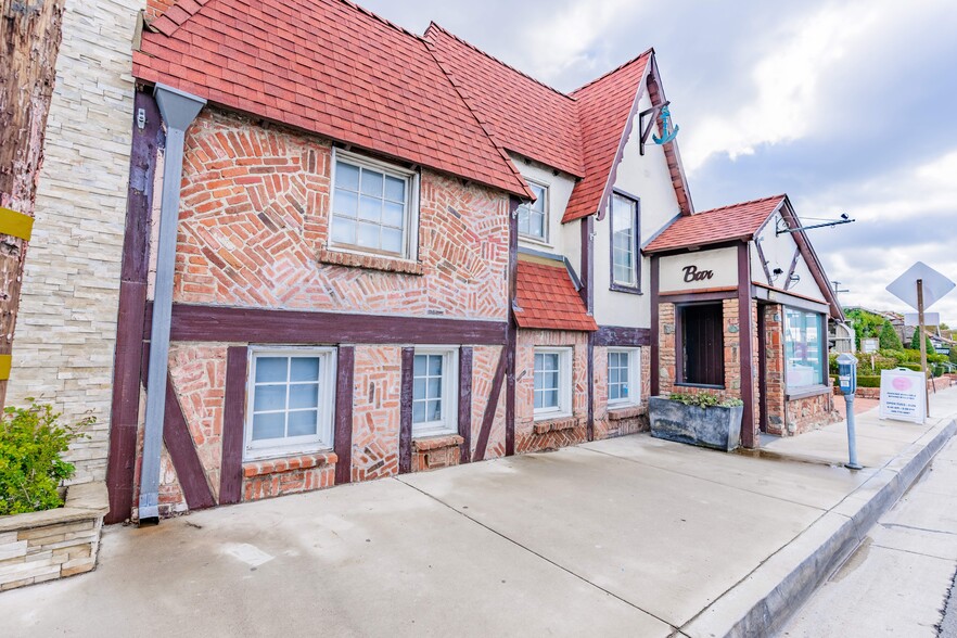 More Photos Of 1400 Glenneyre St, Laguna Beach Storefront Retail Office For Sale