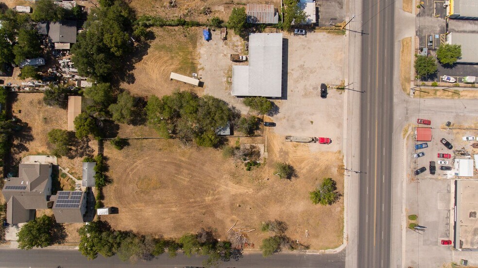 More Photos Of 2200-2204 S WW White Rd, San Antonio Restaurant For Lease