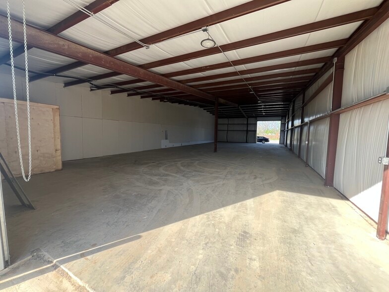 More Photos Of 7402 & 7406 Mansfield Hwy, Kennedale Light Distribution For Sale