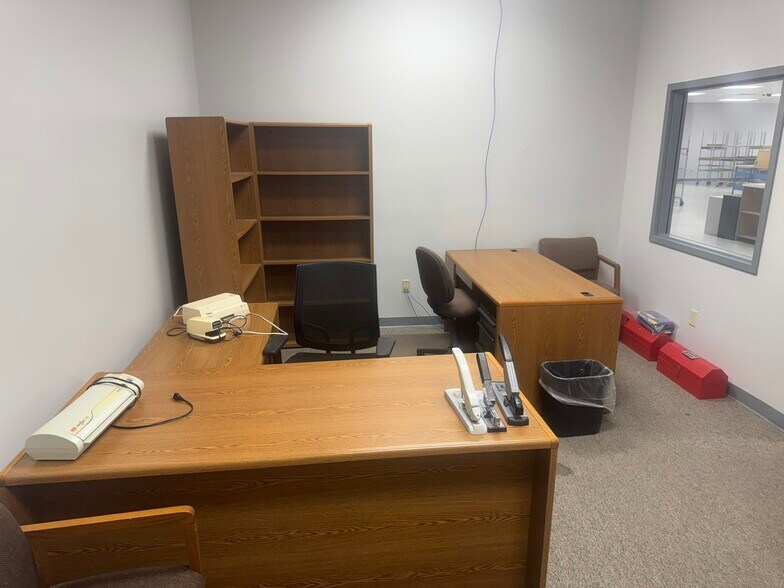 More Photos Of 796 N Sunnyside Rd, Decatur Office For Lease