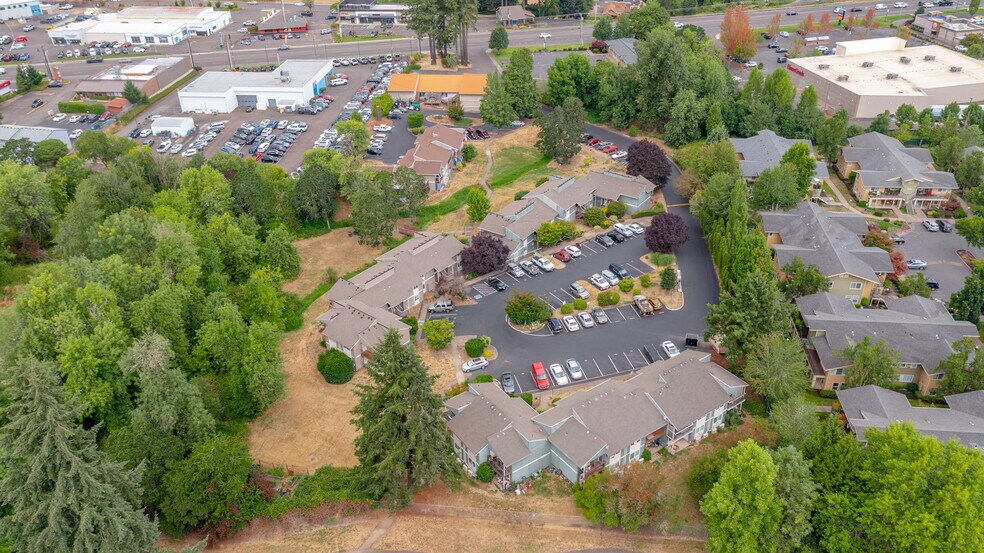 More Photos Of 2048 NE Highway 99W, McMinnville Apartments For Sale