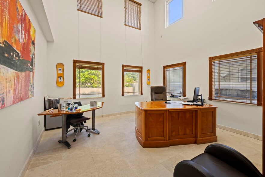 More Photos Of 4201 SW 11th St, Coral Gables Office For Sale