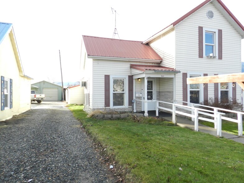 More Photos Of 901 Main St, Salmon Office For Sale