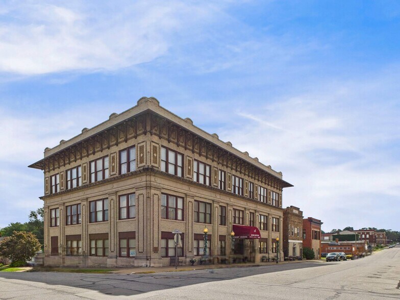 Primary Photo Of 619 Blondeau St, Keokuk Office For Sale