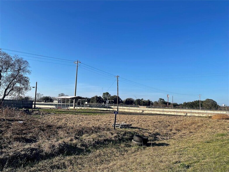 More Photos Of 44393 Highway 290, Prairie View Land For Sale