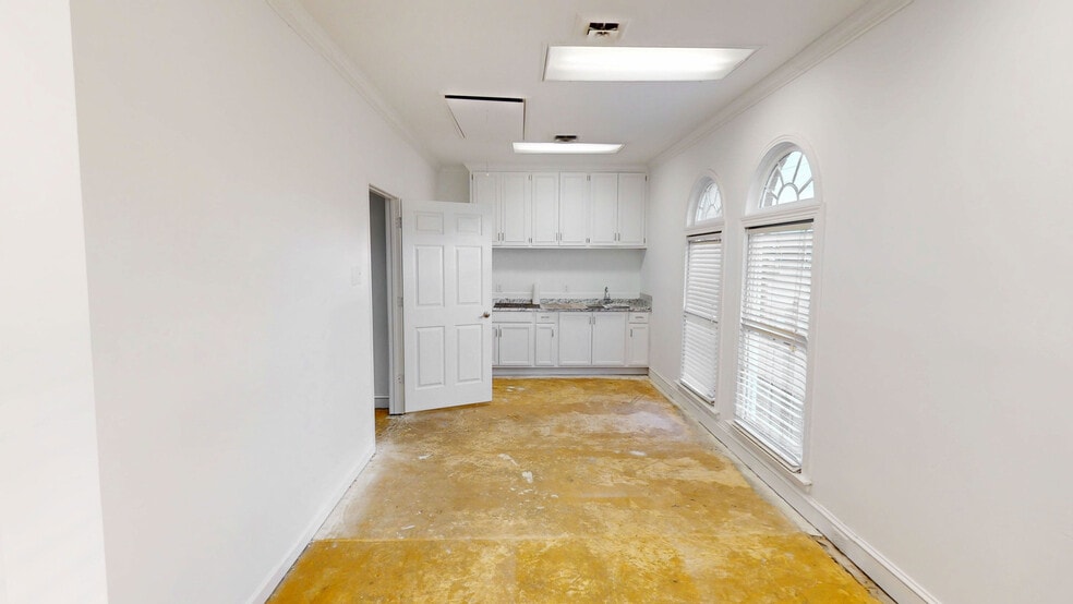 More Photos Of 1500 E 4th, Charlotte Office For Sale