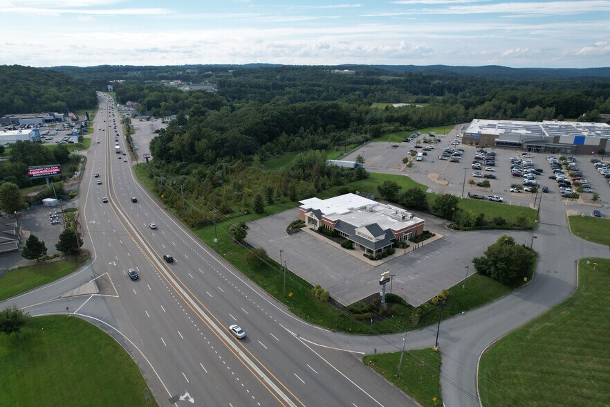 More Photos Of 303 Turnpike Rd, Westborough Freestanding For Lease