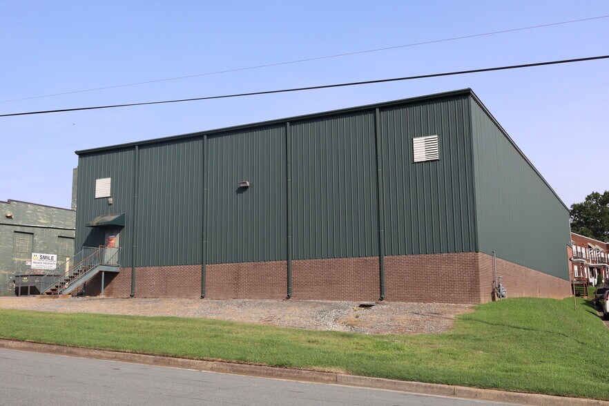 More Photos Of 849 Main St, Burlington Warehouse For Lease