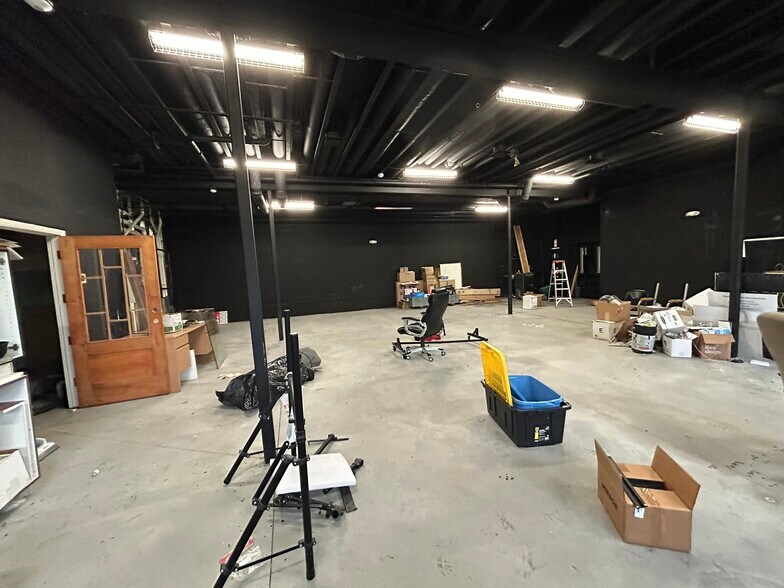 More Photos Of 6919 Grand River Rd, Brighton Medical For Sale