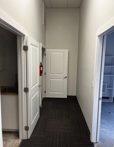 More Photos Of 232 Old Airport Rd, Fletcher Flex For Lease