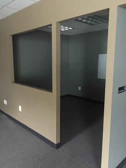 More Photos Of 9042 Hornbaker Rd, Manassas Industrial For Lease