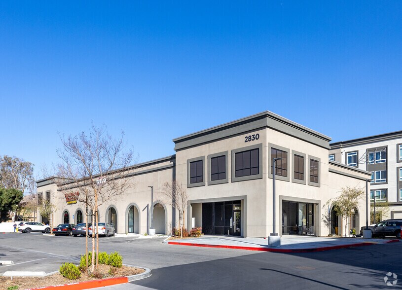 Primary Photo Of 2830 Tapo St, Simi Valley General Retail For Lease