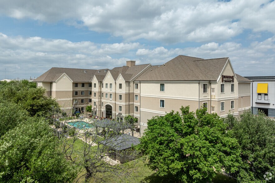 More Photos Of 520 I-35, Round Rock Hotel For Sale