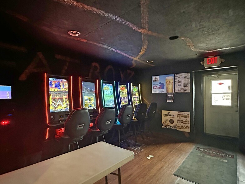 More Photos Of 219 S Main St, Fort Atkinson Bar For Sale