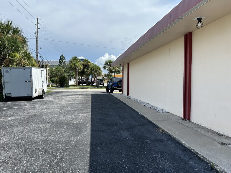 More Photos Of 501-527 S Paula Dr, Dunedin Office For Lease