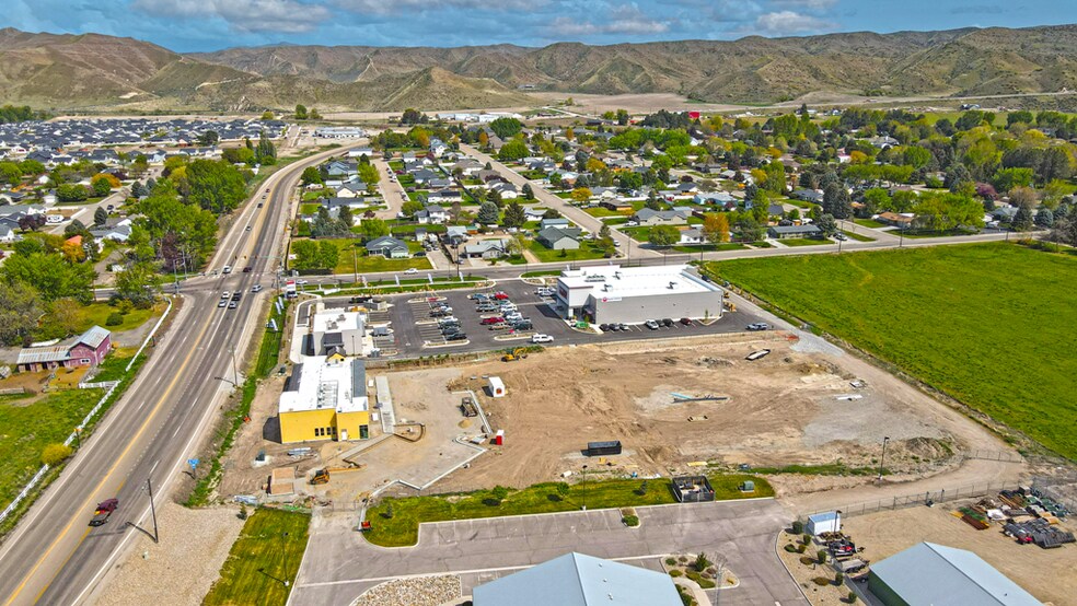 More Photos Of 2175 S Sub Station Rd, Emmett Supermarket For Sale