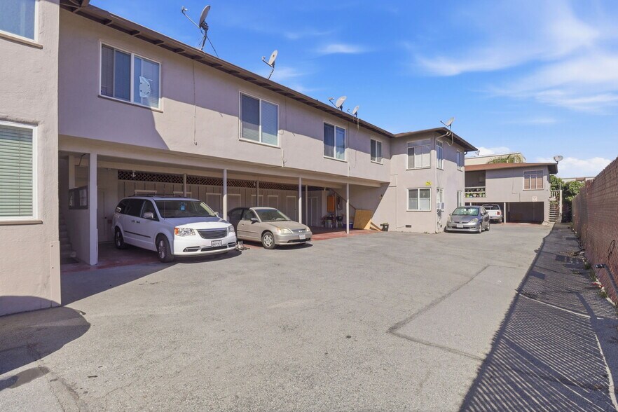 More Photos Of 128 Roosevelt Ave, Redwood City Apartments For Sale