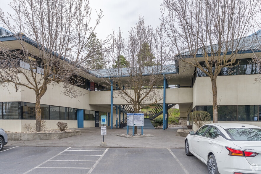 More Photos Of 1403 S Grand Blvd, Spokane Office For Lease