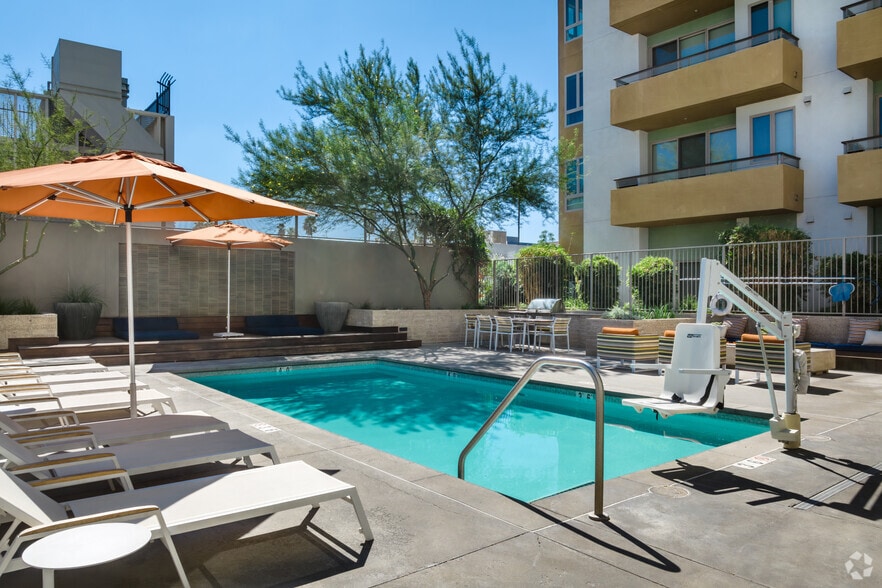 More Photos Of 3750 Main St, Riverside Apartments For Lease