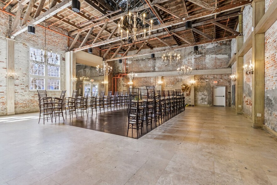 More Photos Of 755 Tchoupitoulas St, New Orleans Restaurant For Sale
