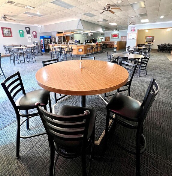 More Photos Of 1004 Main St, Manson General Retail For Sale