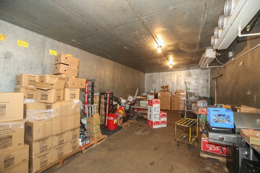 More Photos Of 1801 W Whittier Blvd, Montebello Storefront Retail Office For Lease