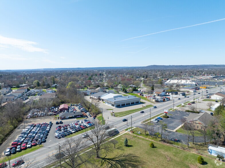 More Photos Of 4951 Dixie Hwy, Fairfield Showroom For Sale