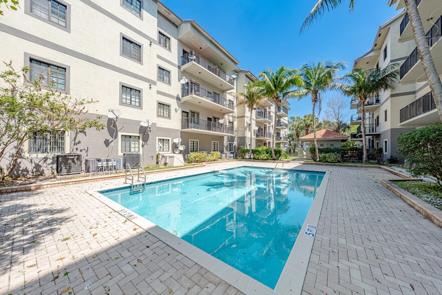 More Photos Of 2801-2851 Riverside Dr, Coral Springs Apartments For Sale