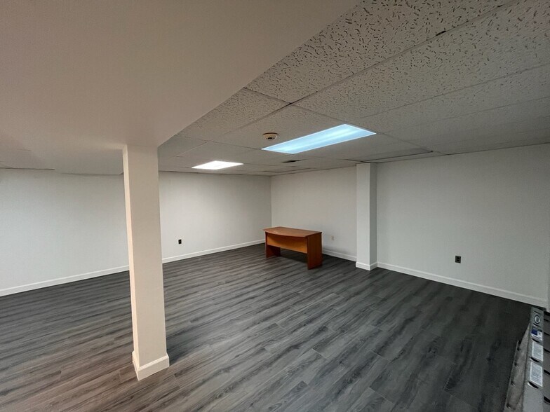 More Photos Of 775 S 23rd St S, Arlington Office For Sale