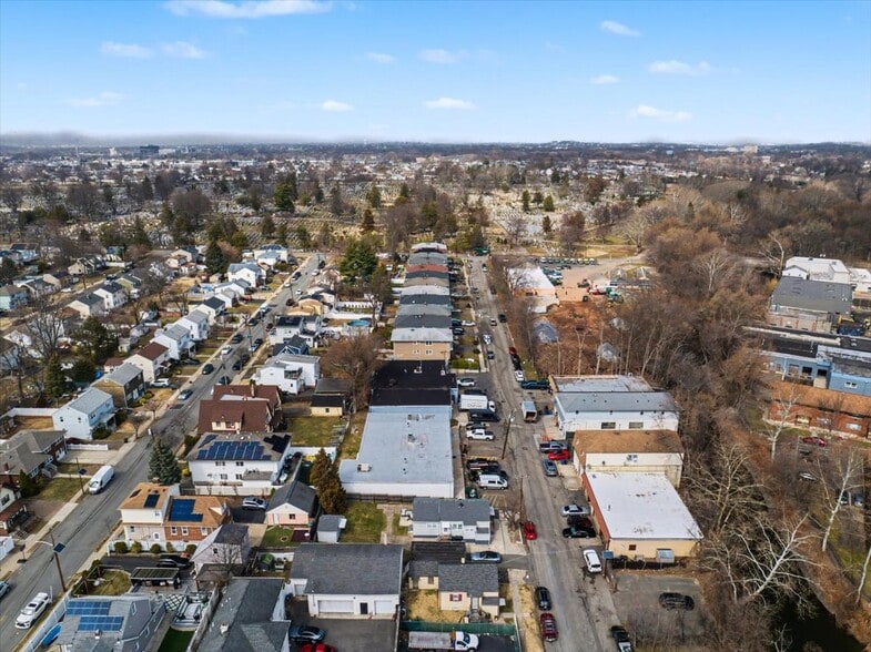 More Photos Of 17 Vreeland St, Lodi Warehouse For Sale