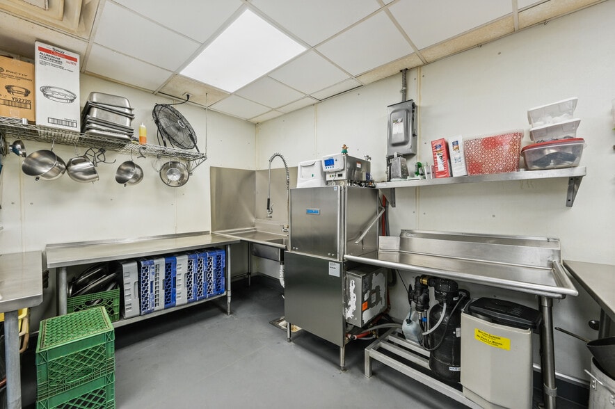 More Photos Of 626 Rood Ave, Grand Junction Restaurant For Sale