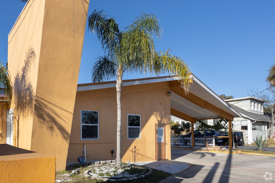 More Photos Of 1020 S Ridgewood Ave, Daytona Beach Hotel For Sale