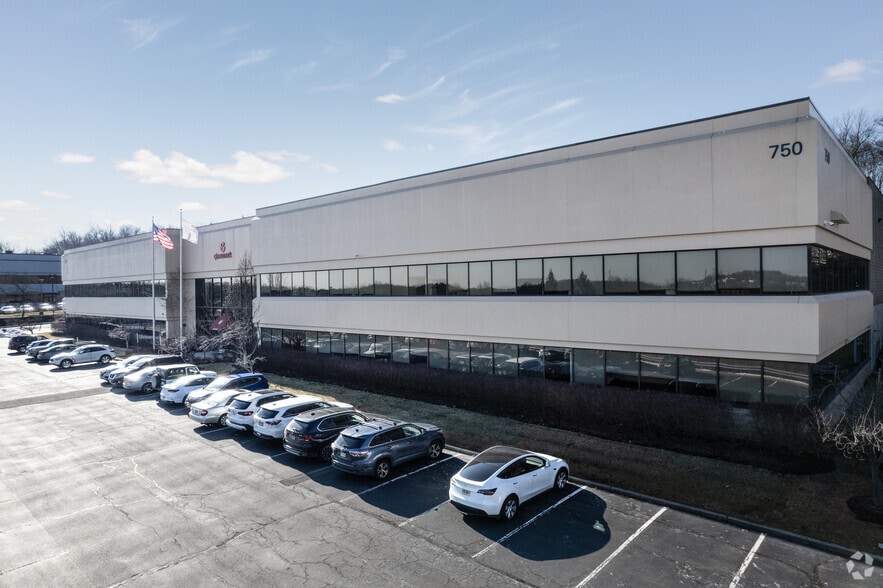 More Photos Of 750 Corporate Dr, Mahwah Manufacturing For Lease