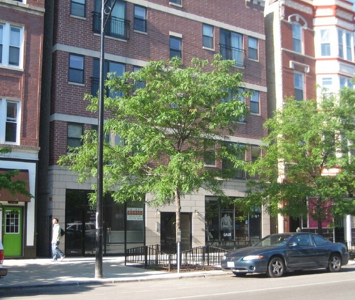 More Photos Of 1751 W Division St, Chicago Storefront Retail Residential For Lease