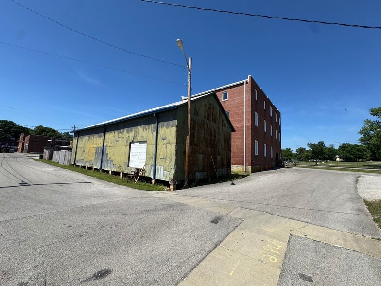 More Photos Of 123 Water St, Horse Cave Storefront Retail Residential For Sale